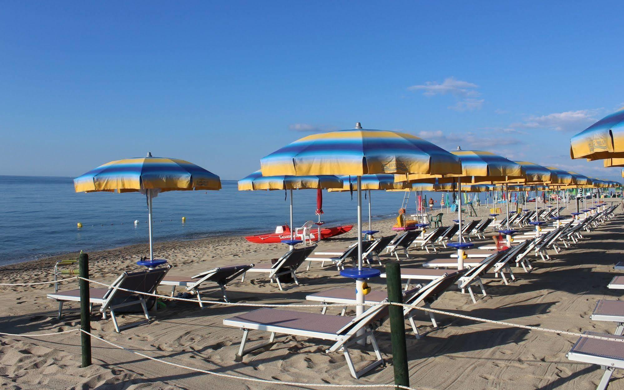 Villaggio Camping Lungomare クローパニ エクステリア 写真