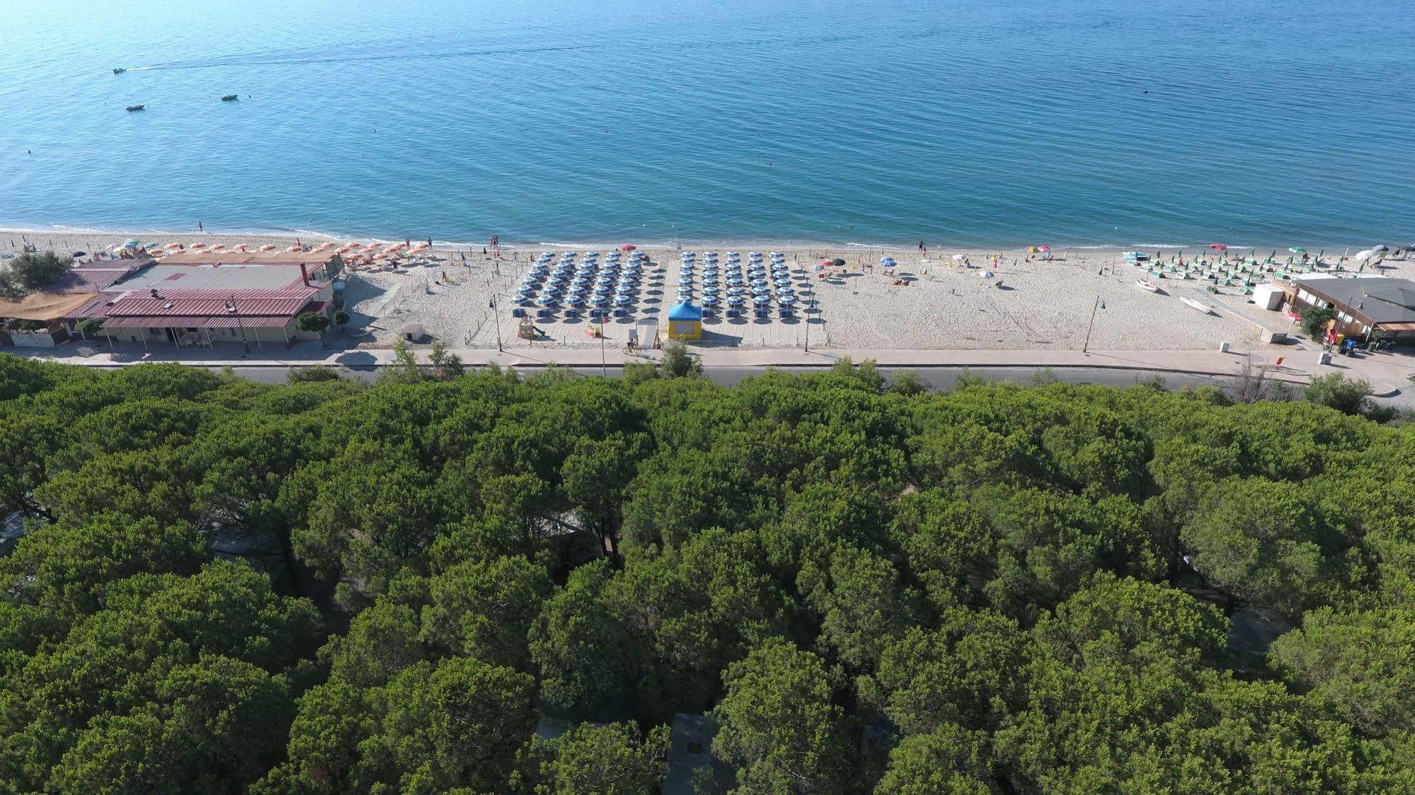 Villaggio Camping Lungomare クローパニ エクステリア 写真